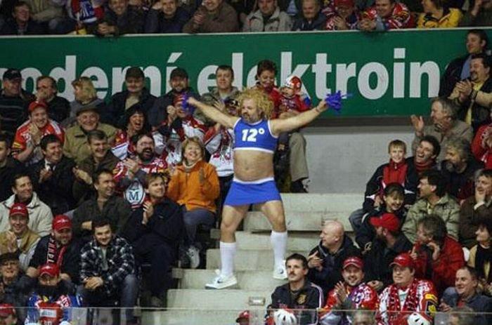 [ugly_cheerleaders_20.jpg]