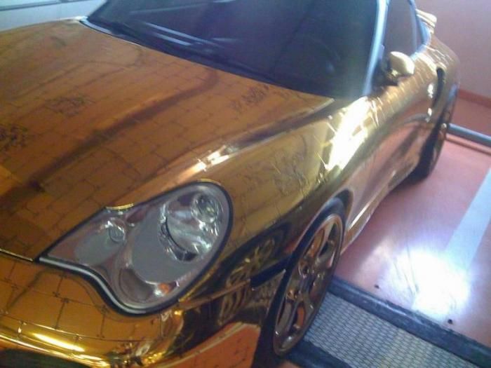 [golden_porsche_02.jpg]