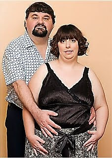 http://4.bp.blogspot.com/_mmBw3uzPnJI/TKC_1qIr76I/AAAAAAABoIk/s3egpcDzSAc/s400/ugly_couples_14.jpg