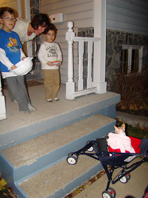 Adventures of A Naked Cat: Nofuratu Goes Trick-or-Treating