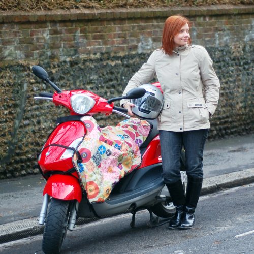 ScooterWear Blog Tucano Urbano Bora and Scooter Leg Cover Poser!