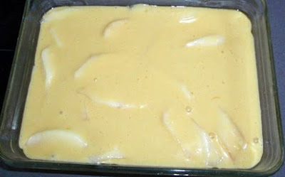 elaboración del pastel de pera y canela