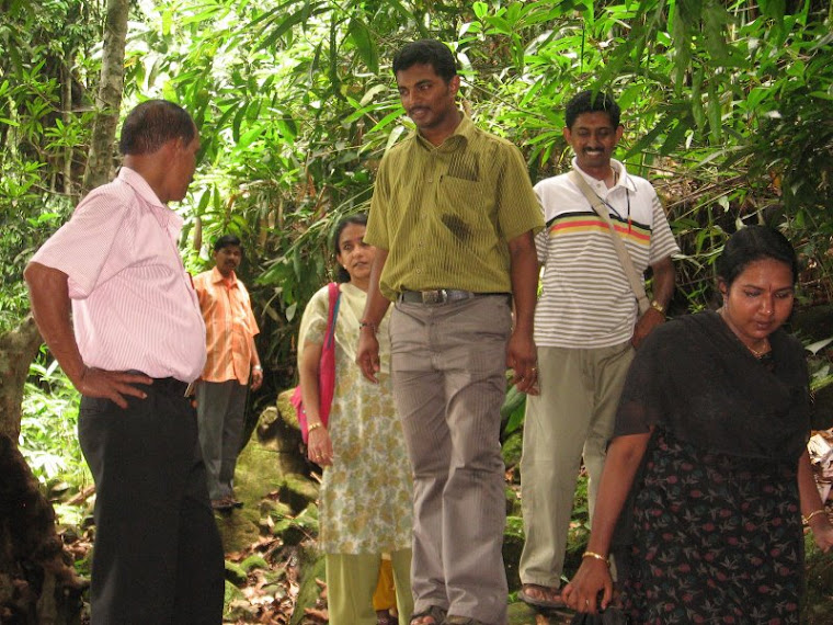 Sudhir Neerattupuram on Thommankuthu with others