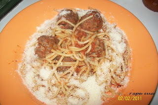 Spaghete cu chiftelute