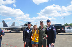 Lauren hangs out with the USAF Thunderbirds and F-22 DEMO pilot at Eglin AFB airshow