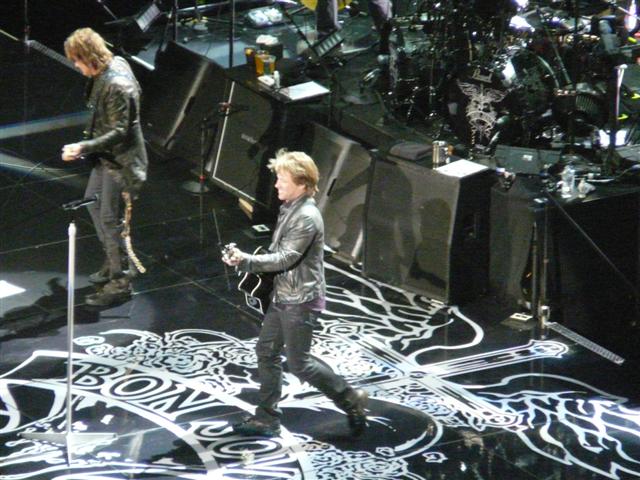 [Bon+Jovi+077+(Small).jpg]