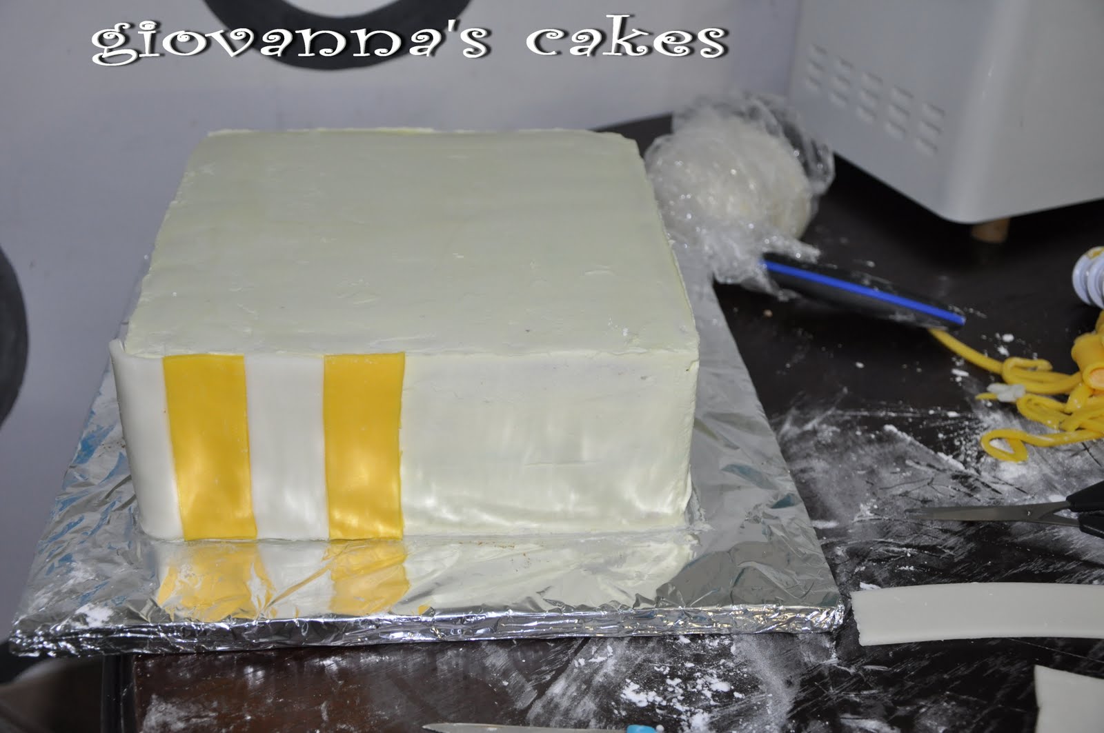 giovanna's cakes gift box cake tutorial