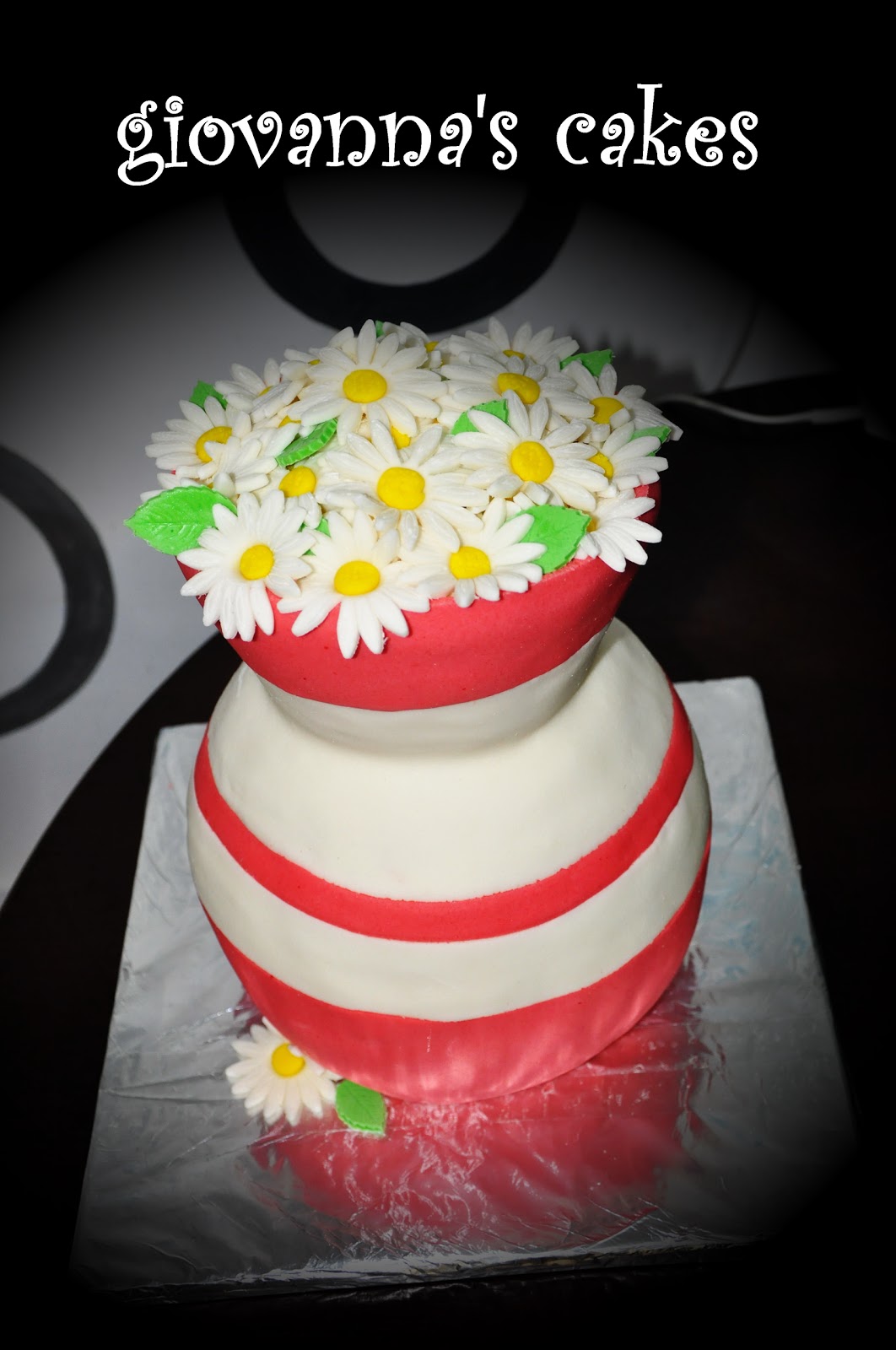 giovanna's cakes flower vase cake