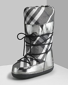 burberry moonboots