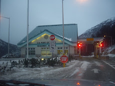 US Customs on White Mountain Pass