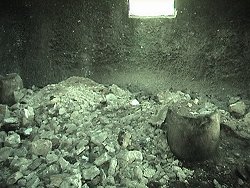 [Joseph's+tomb+destroyed.jpg]