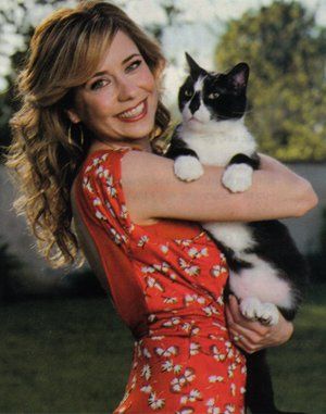 [famous_people_and_their_cats_58.jpg]