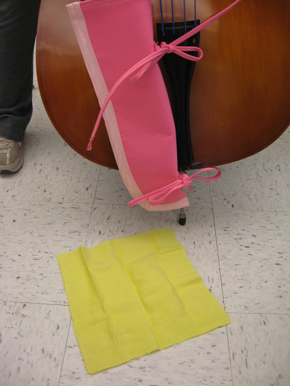 Sewing with Strings Make A Bass Bow Quiver