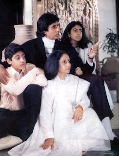 Colourful Family Pic of Amitabh Bachchan