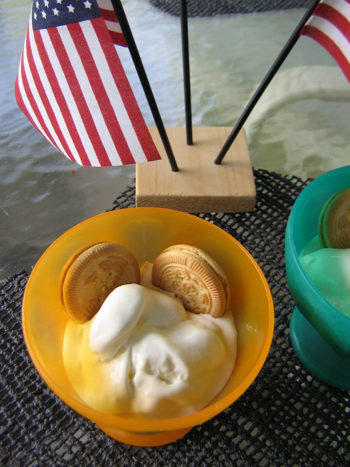 Weekends with Paula Deen Lemon Custard Ice Cream