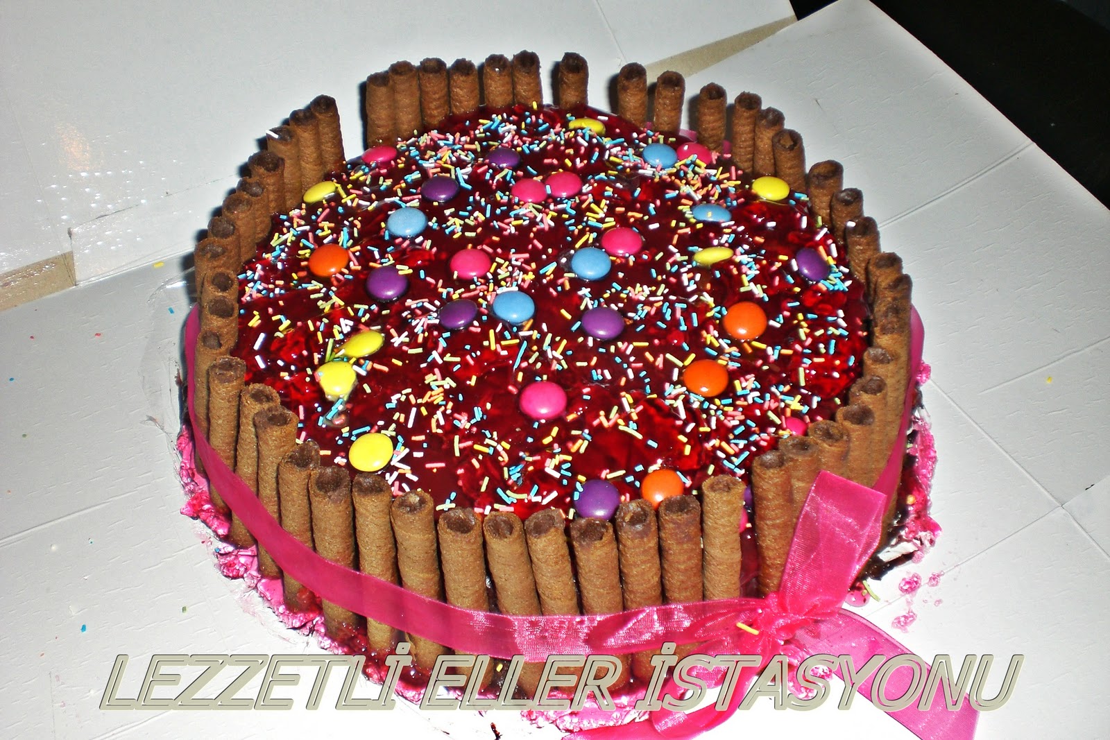 LEZZETLİ ELLER İSTASYONU RULO GOFRETLİ PASTA