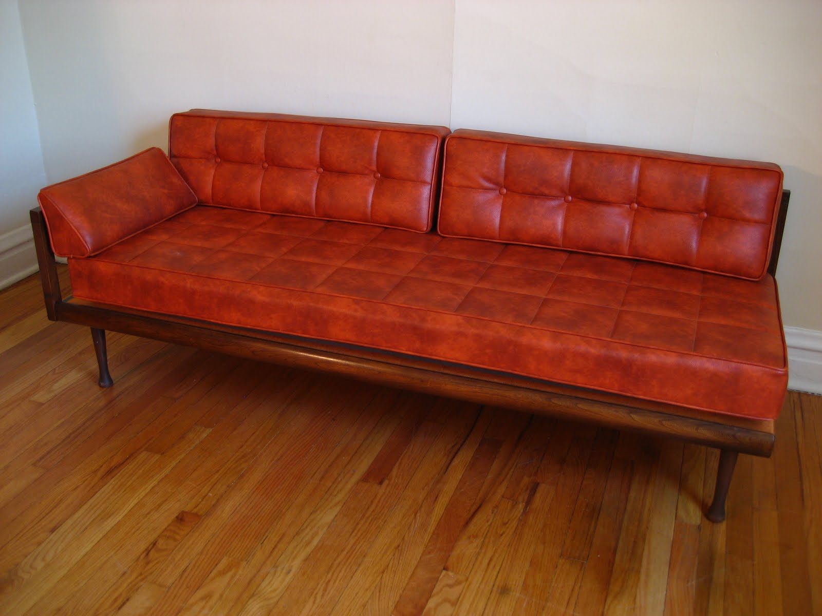 flatout design: Mid Century Sofa/Daybed