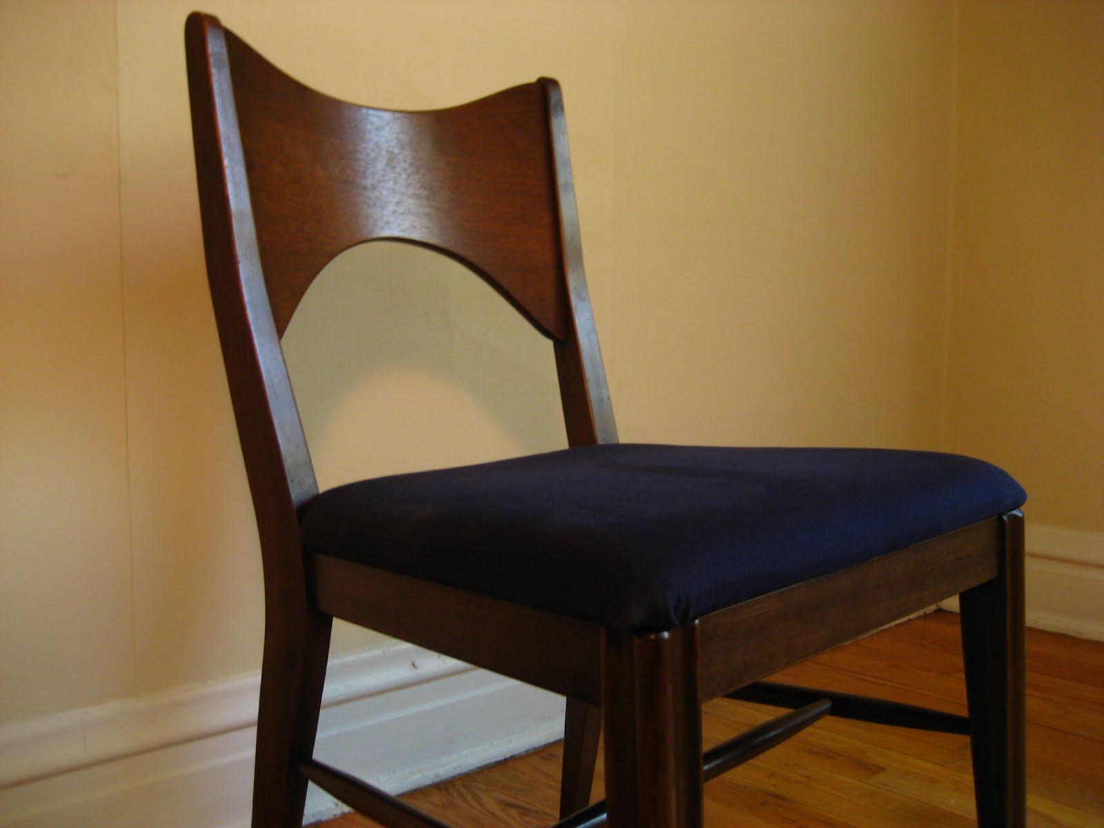 flatout design: Mid Century Modern Dining Chairs