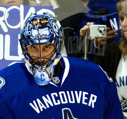 roberto luongo captain jersey
