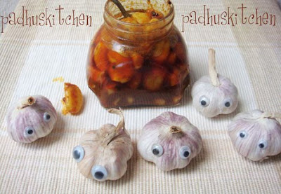 garlic pickle-poondu oorugai garlic pickle-poondu oorugai