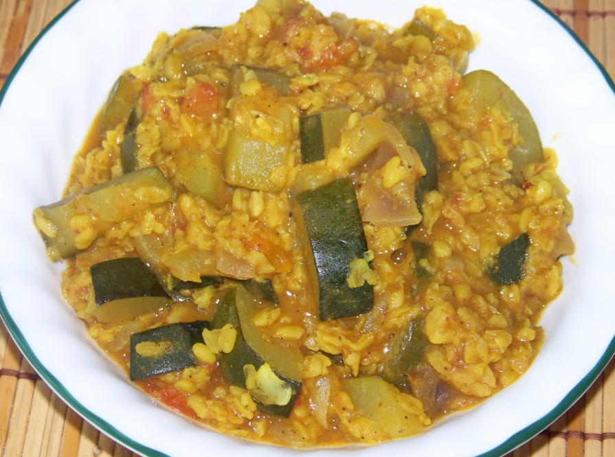 Eatnstayfit: Zucchini Curry with Moong Daal