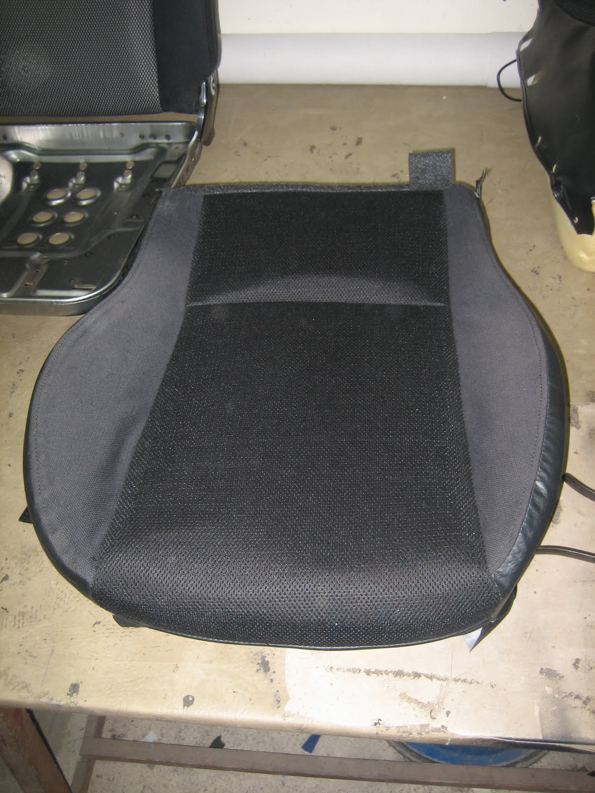 Colin Rouse Auto Trim : Mazda Seat Repair......