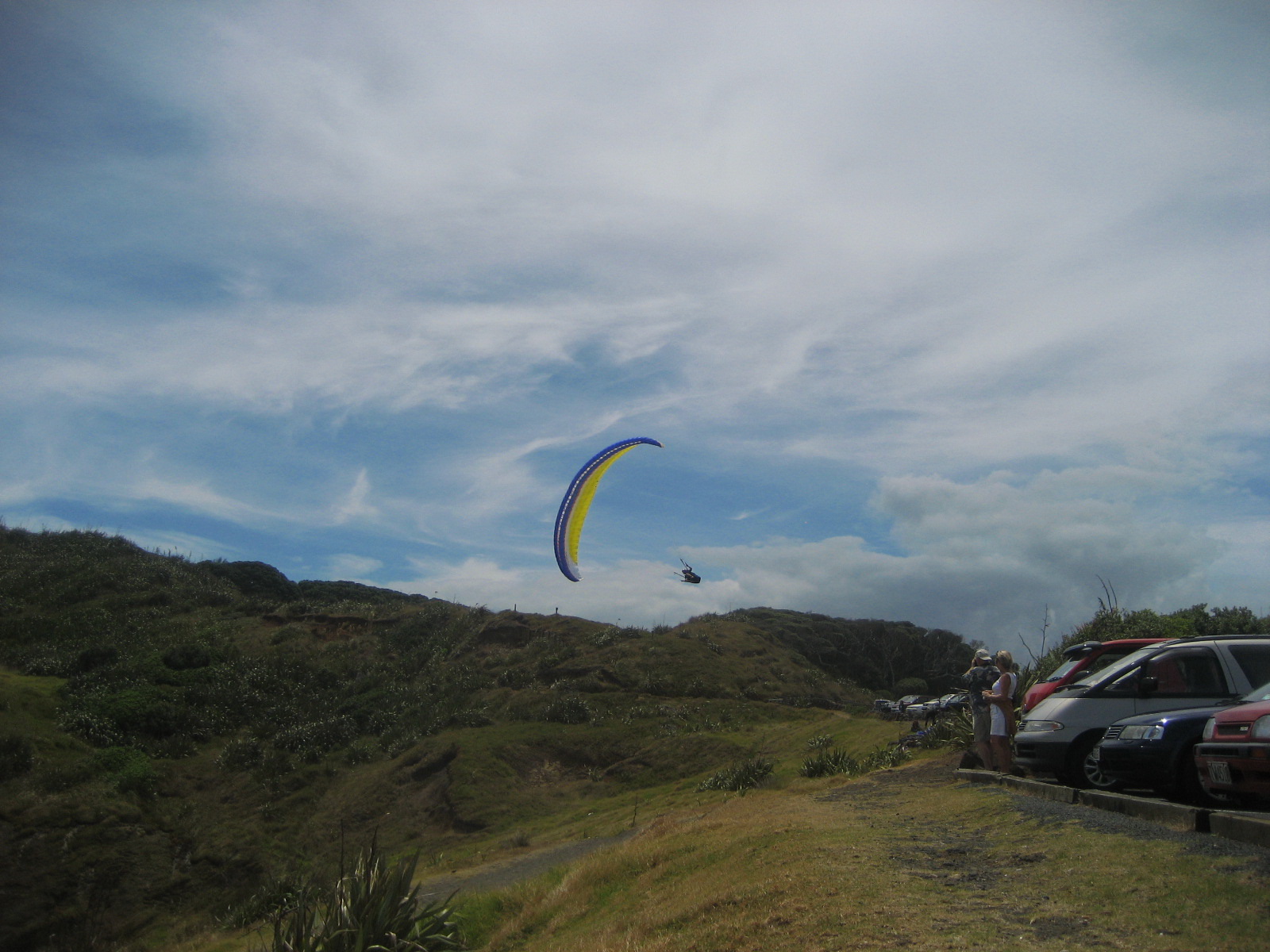[Muriwai,+wind+gliding.jpg]