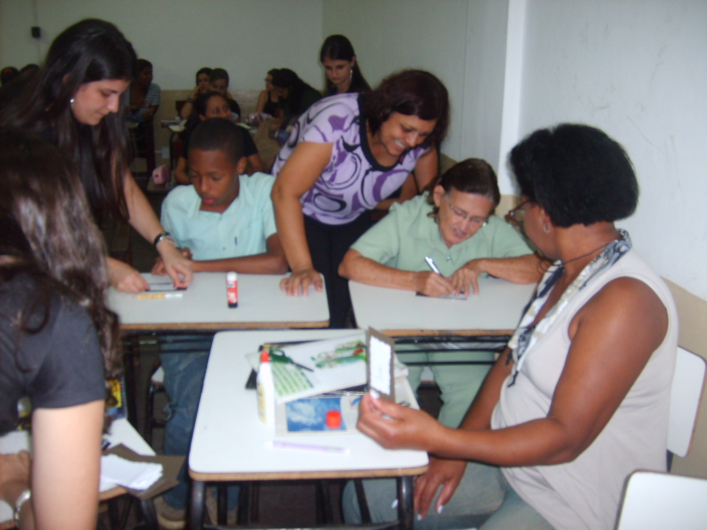 Centro De Educação De Jovens E Adultos Professora Lia Campos - RETOEDU