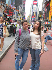 Y es que estoy aquí, buscando en el ayer lo que no encuentro hoy.