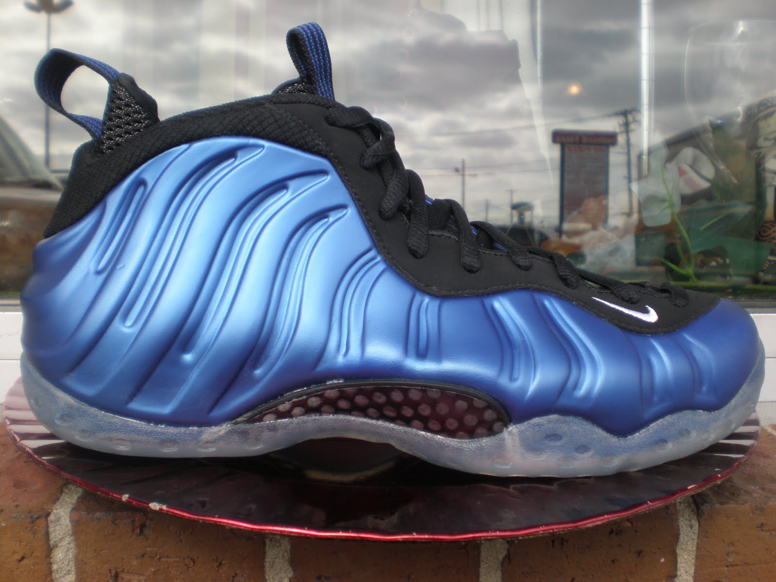 kicks on fire foamposite