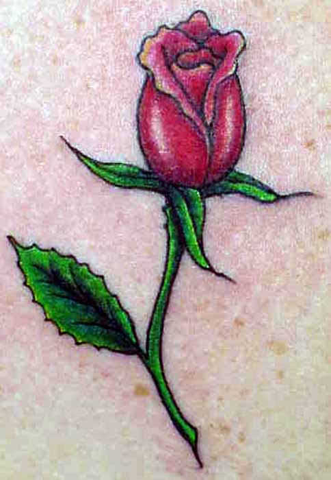 Imagenes tatuajes de flor en pie,  a mano