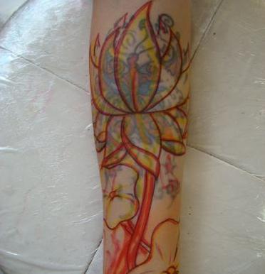Imagenes de tattoos de flor en la pelvis,  biomecánico