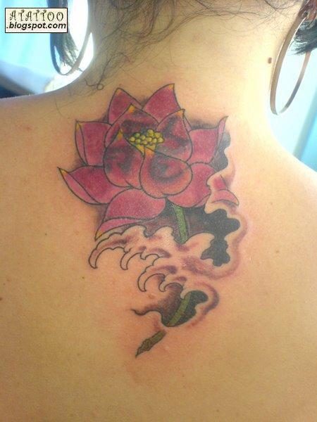 Fotografías tattoo con florales en  cabeza  blackwork