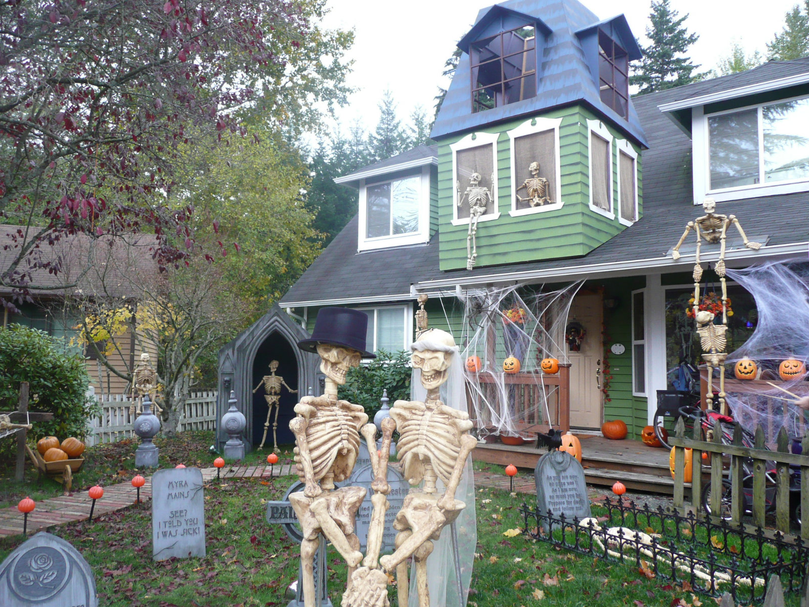 Custom Zombie's Undead Ramblings Mill Creek Haunted Hollow