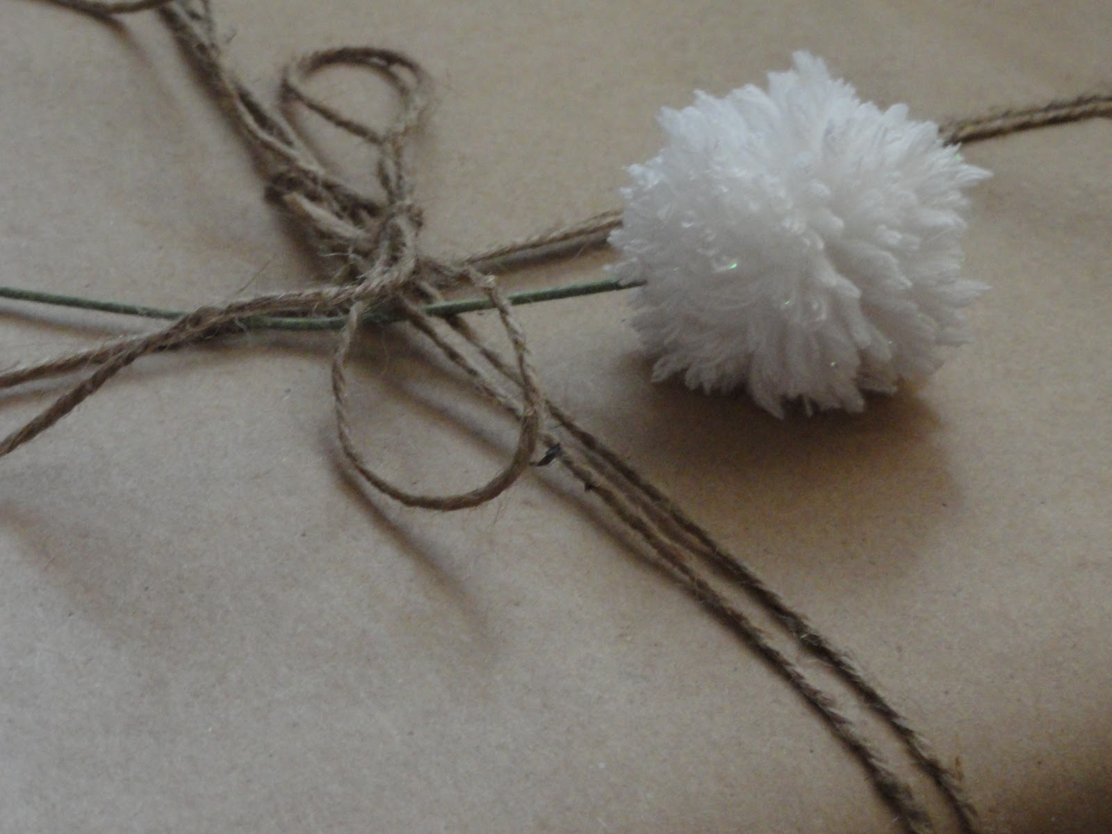 How to Make Pom Pom Flowers Curbly
