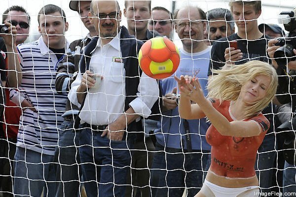 [beach+soccer3.bmp]