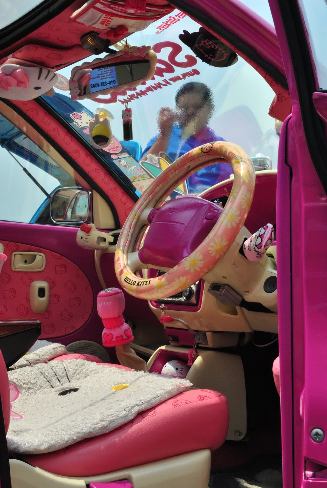 [hellokitty.jpg]