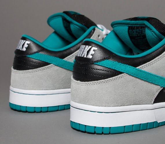 Cooler.than.yuur.AVERAGE: Nike SB Dunk Low - Emerald Green - Medium Grey