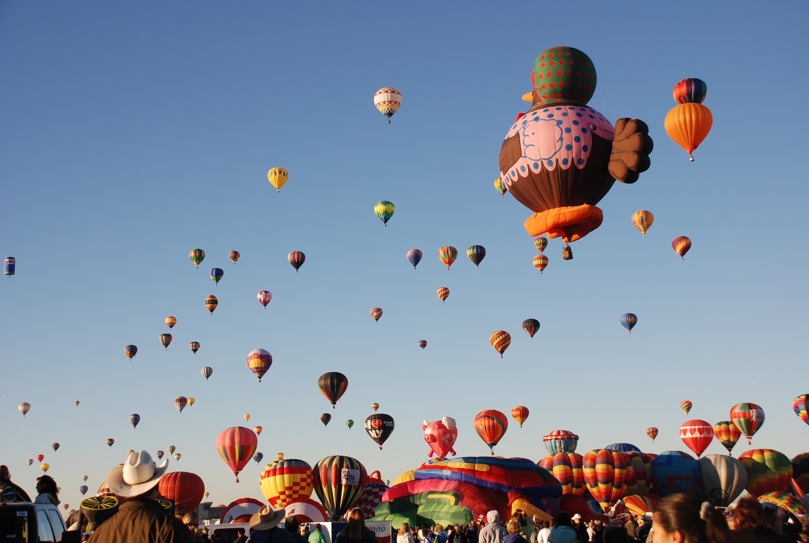adventures of an intern in santa fe balloon fiesta!!