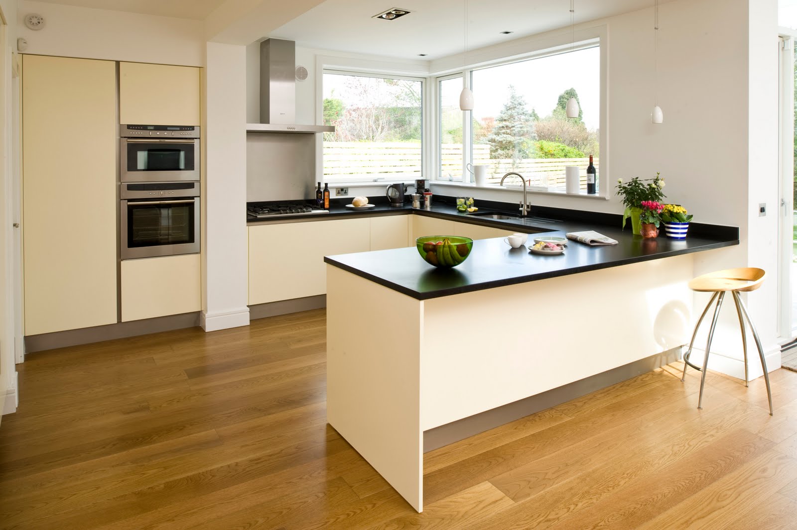 Kitchen, Wardrobes and Bespoke furniture: Handless Kitchens