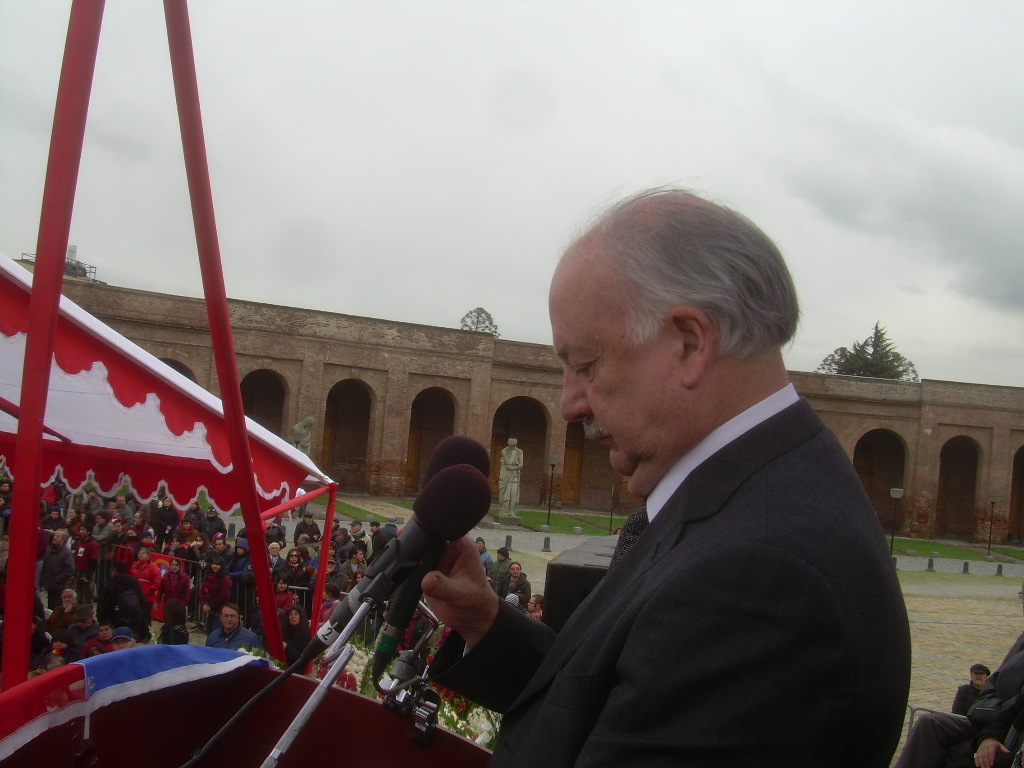 EL CORAZON DE CORVALÁN COMPAÑERO LUIS CORVALAN, CON TU EJEMPLO, MIL