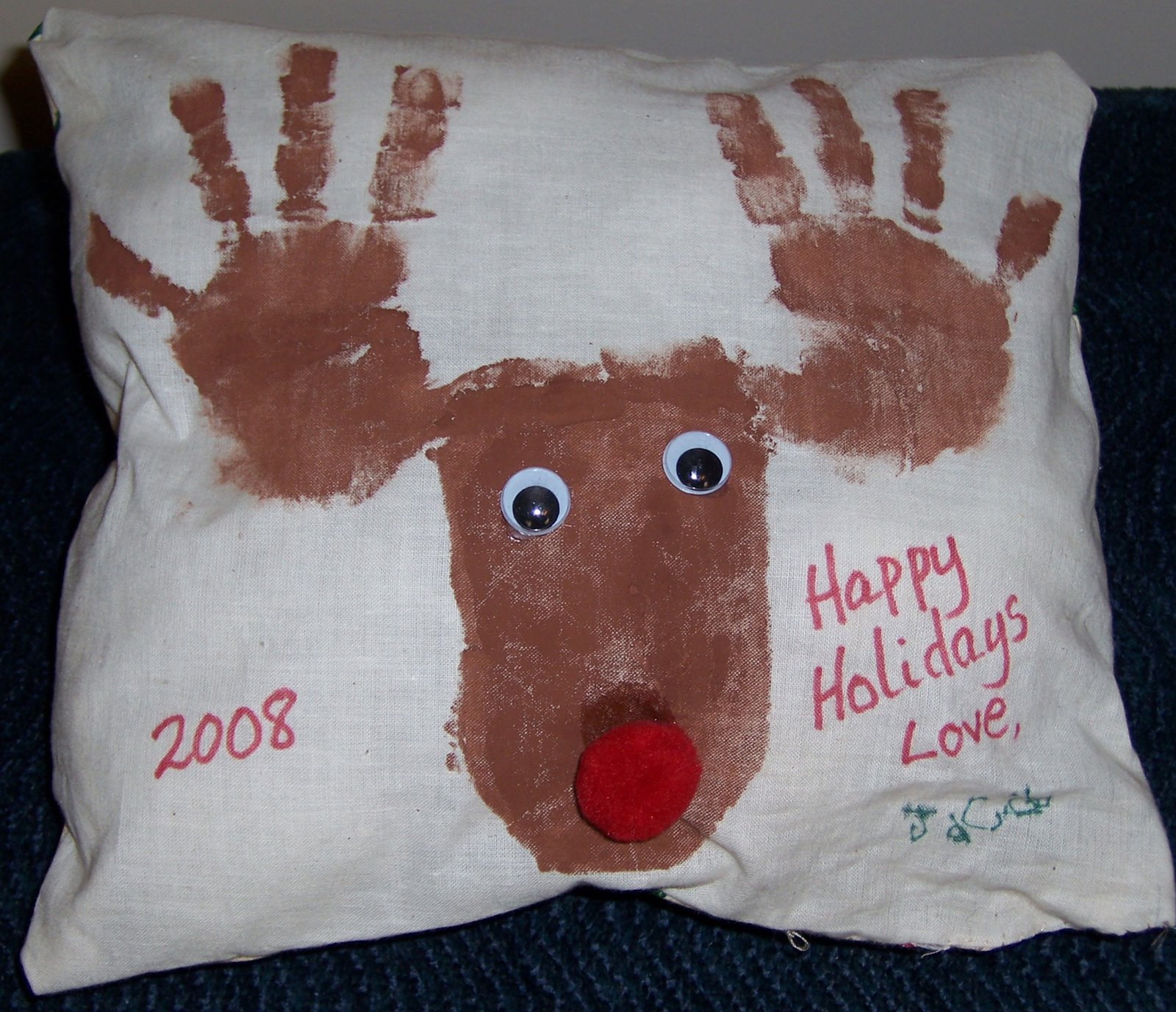 [reindeer_hands08.jpg]