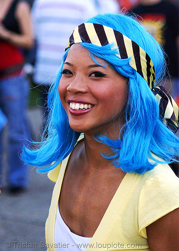 Pretty girls with blue hair Pretty girls with blue hair