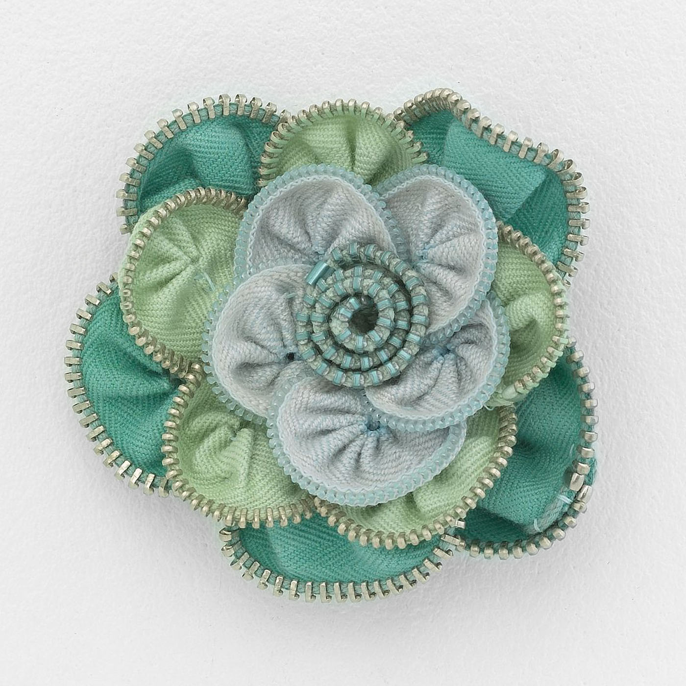 Zippity Doo dah; flowers made from vintage zippers April 2010