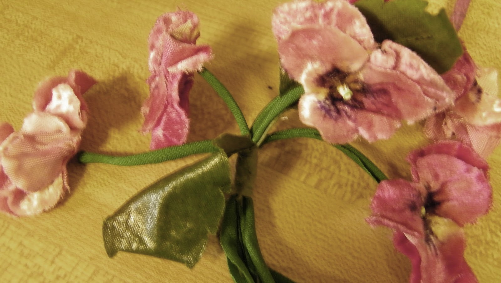 Badger S Megalithic Melange Tutorial Fluffing Vintage Silk Flowers Tutorial Fluffing Vintage Silk Flowers