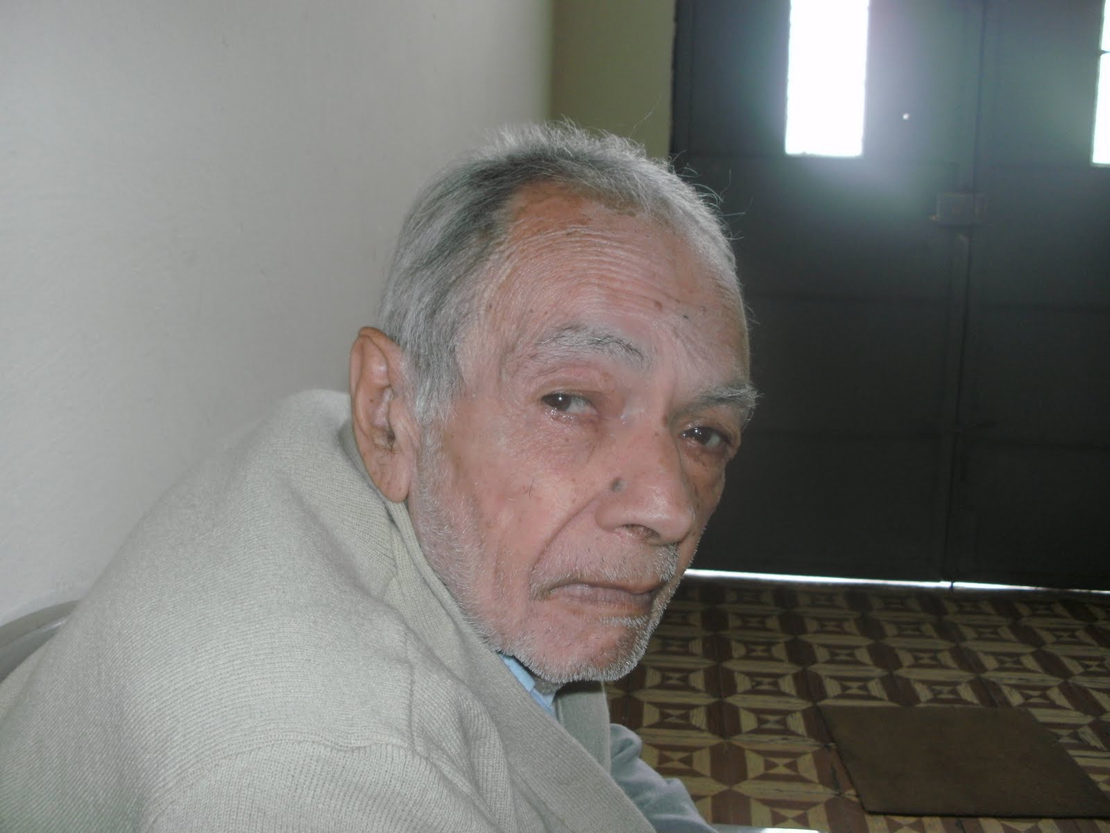 LuciaNOTAS JULIO FAUSTO, EL POETA, VIVE!