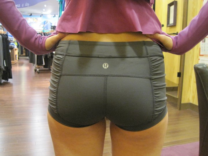 Lululemon Addict: Photos - Happy Heat Bra and Shorts, Yogi