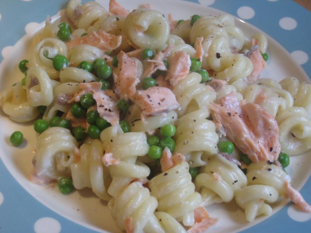 ♥ The Goddess's Kitchen ♥ Smoked Salmon and Pea Pasta
