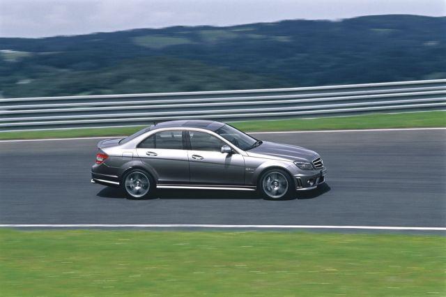 [2008-Mercedes-Benz-C63-AMG-The-C-class-Like-Never-Before-F-640.jpeg]
