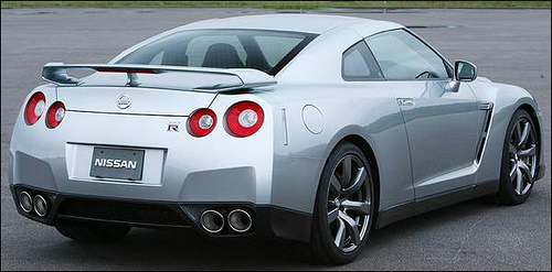 [nissan+gtr+production+rearview.jpg]